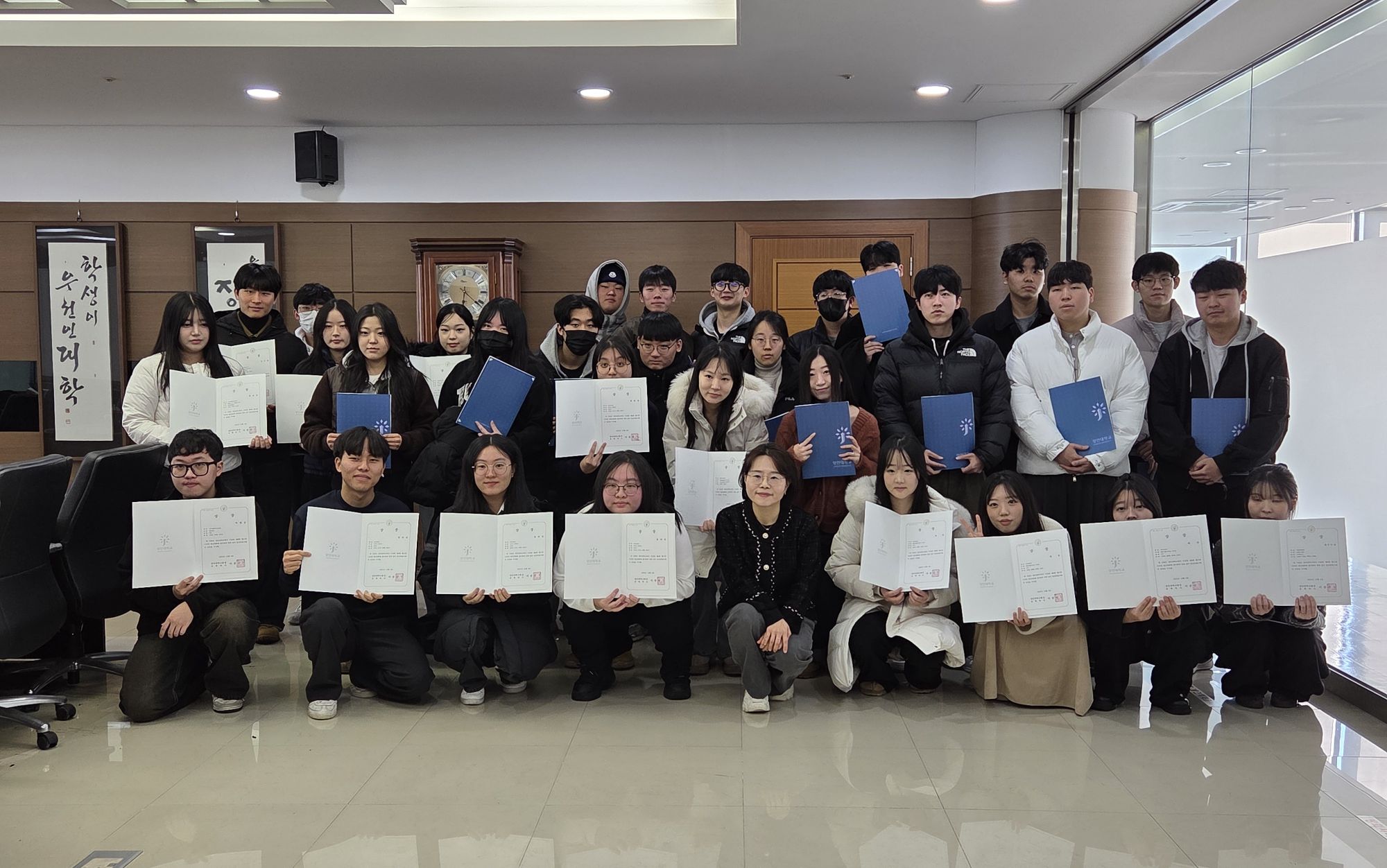 캡스톤디자인 경진대회 시상 사진 (27).jpg 첨부 이미지